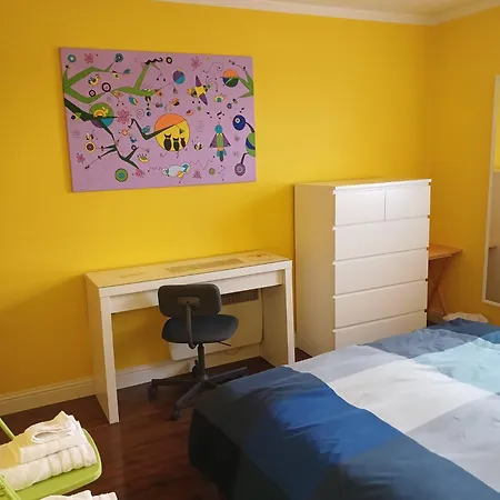 Yellow Bed & Breakfast